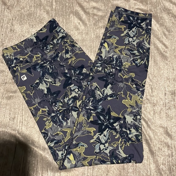 Fabletics Ltd Ed Print - Picture 4 of 6